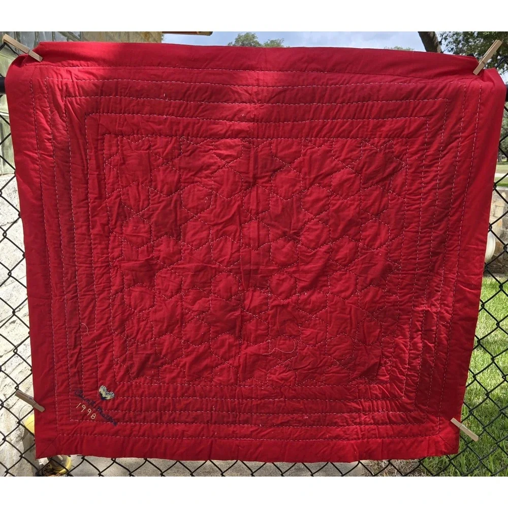 Vintage Handmade Patriotic Star Quilt 36 x 36 Wall Hanging Baby Blanket 1998 EUC